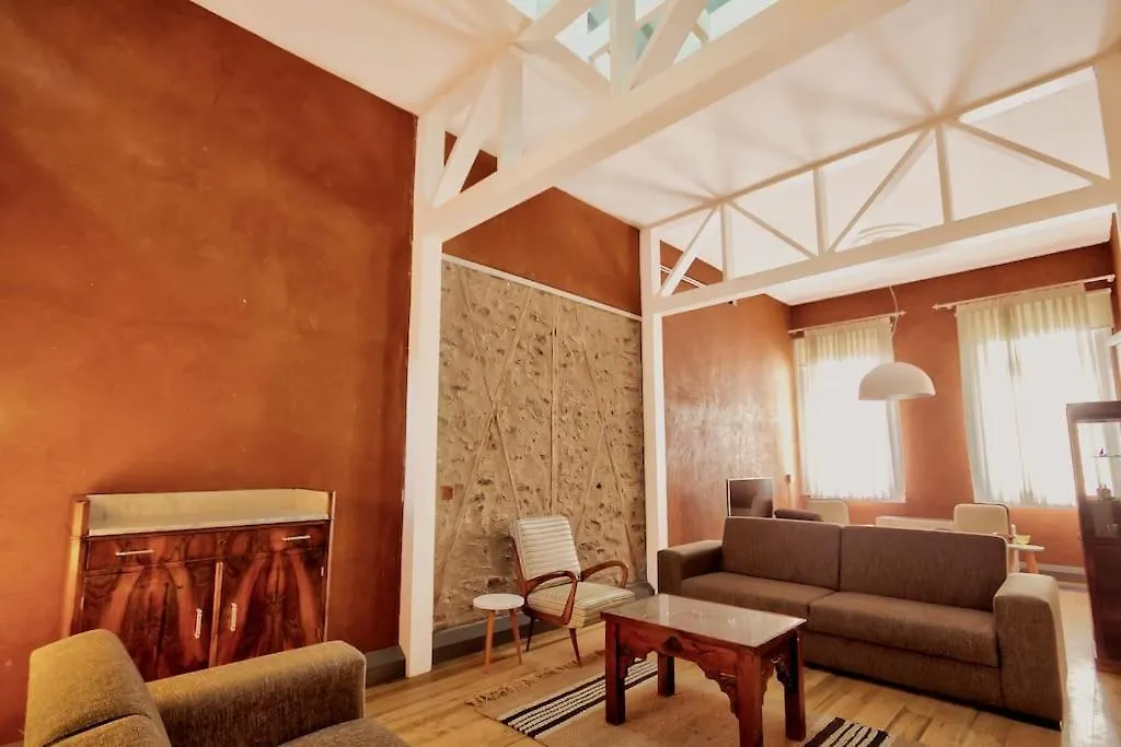 Private Central 2Br/2Ba House W Patio&Terrace إزمير